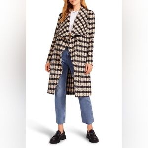 BB Dakota Houndstooth Drape Coat